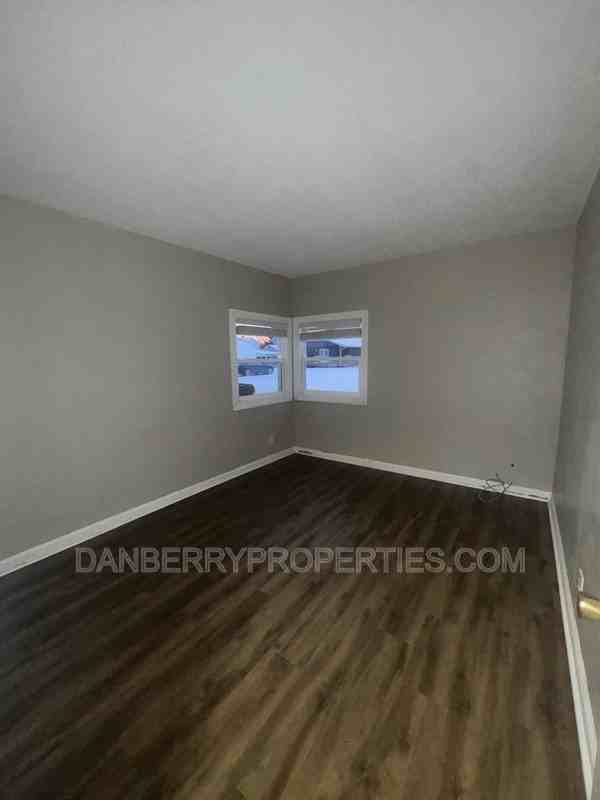 220 N Main St - Photo 6 of 7