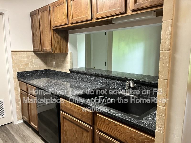 129 Warm Springs Cir - Photo 3 of 29