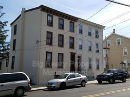 featured image of 128 New St #2ndFL