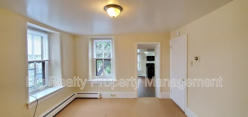 128 New St #2ndFL - Photo 2 of 13