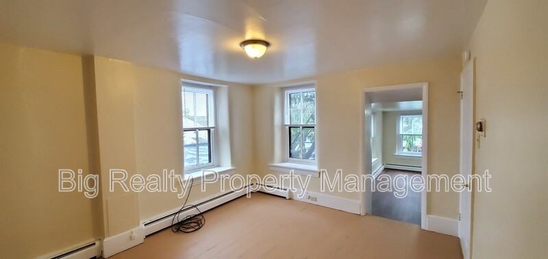 128 New St #2ndFL - Photo 3 of 13