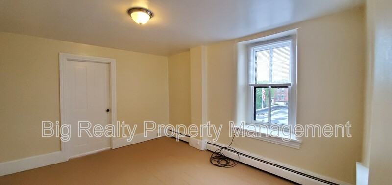 128 New St #2ndFL - Photo 5 of 13