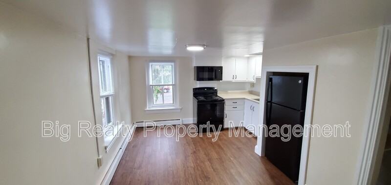 128 New St #2ndFL - Photo 6 of 13