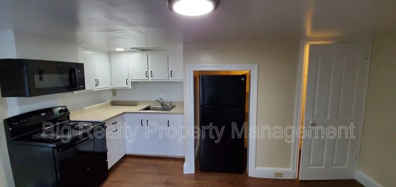 128 New St #2ndFL - Photo 7 of 13