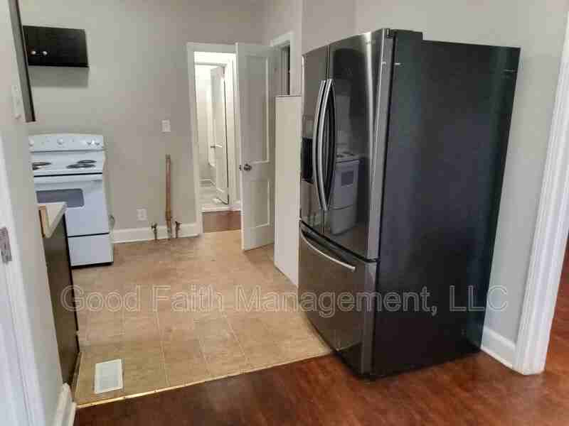 203 E 11th St - Photo 6 of 20