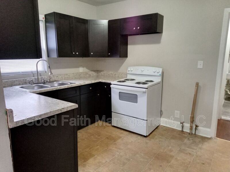 203 E 11th St - Photo 7 of 20