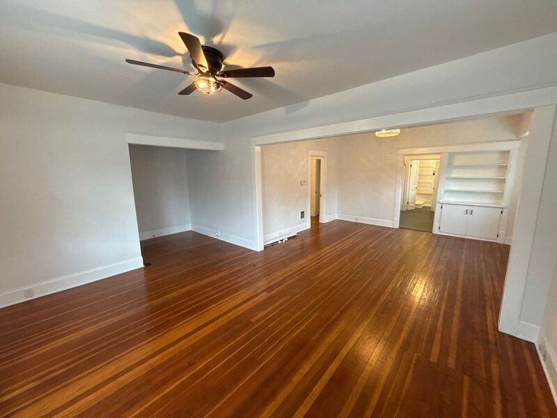 244 14th St Se - Photo 4 of 37