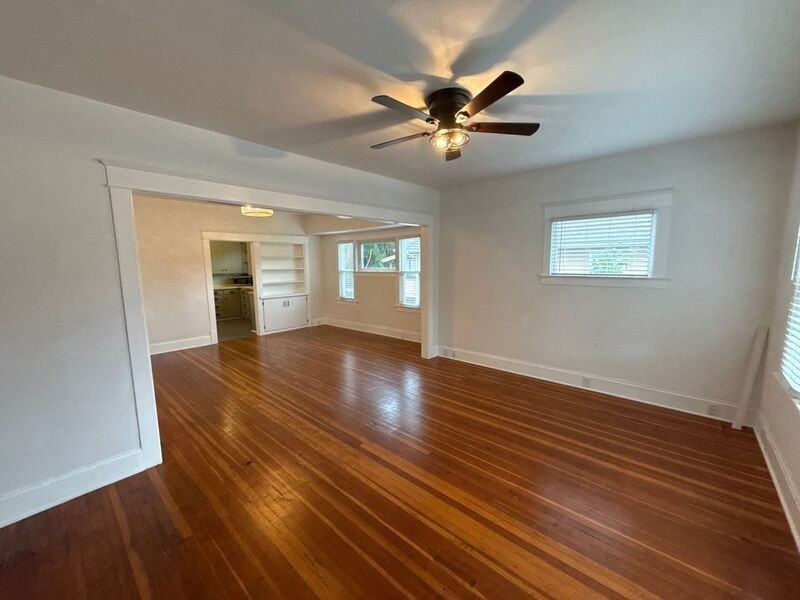 244 14th St Se - Photo 5 of 37