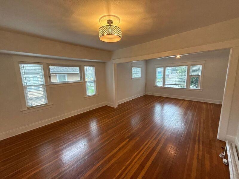 244 14th St Se - Photo 7 of 37