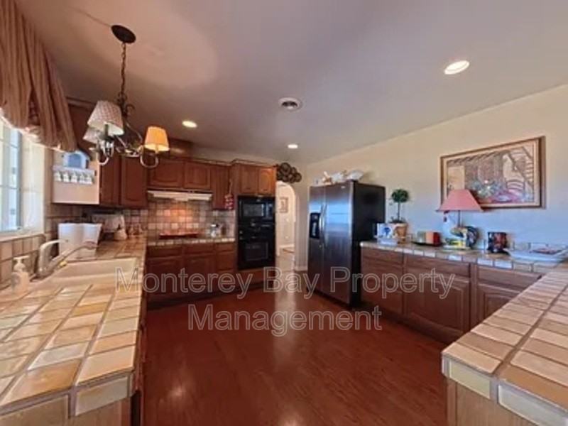 1976 Grandview St - Photo 3 of 15