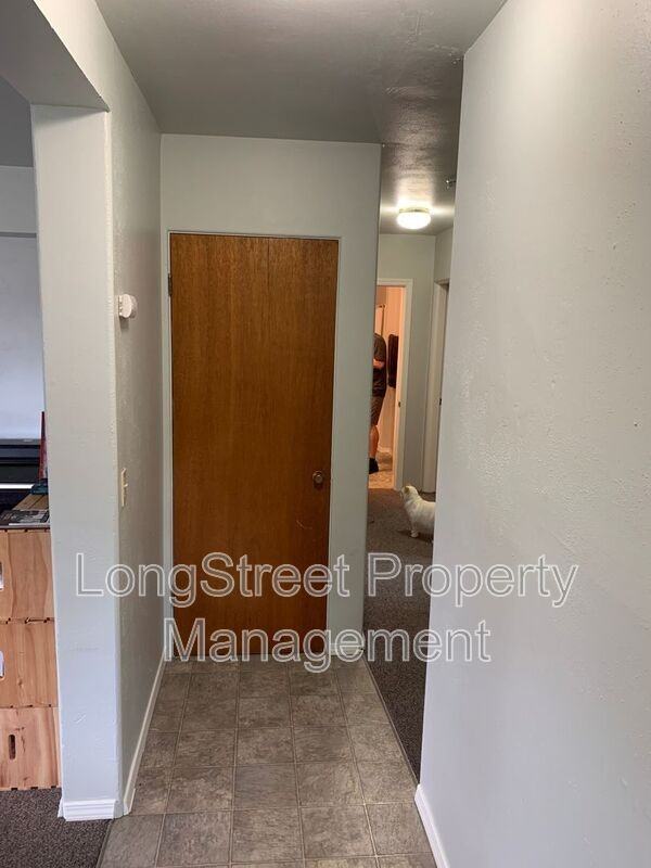 1012 Nw 34th St - Photo 3 of 21