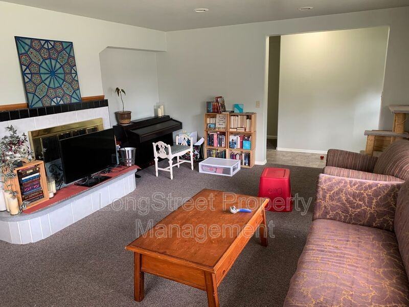 1012 Nw 34th St - Photo 5 of 21