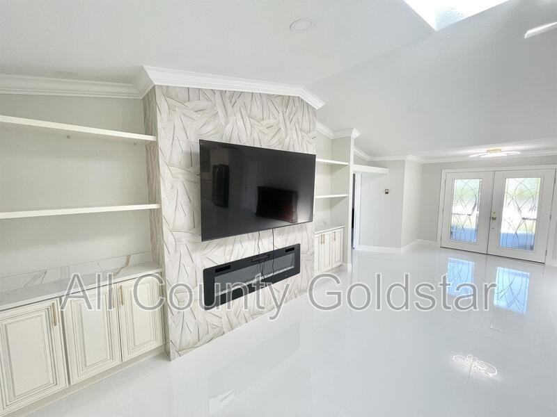 1487 Keyway Rd - Photo 3 of 25