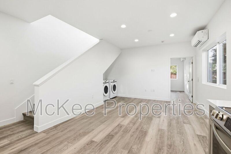 6174 Dorothy Dr - Photo 4 of 20