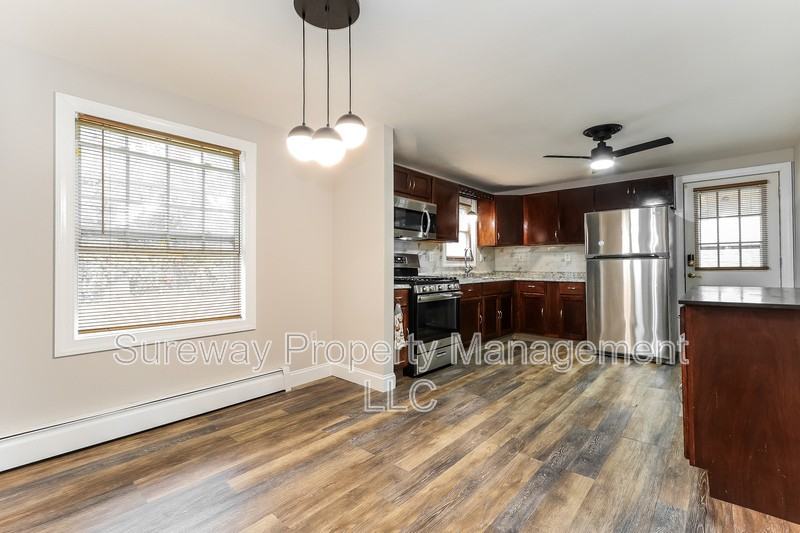 408 Rosewood Ave - Photo 5 of 15