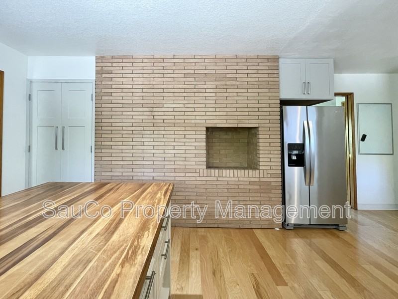 5751 Ne Lisbon Way - Photo 7 of 43