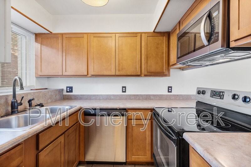 11634 E Bayaud Dr - Photo 7 of 20