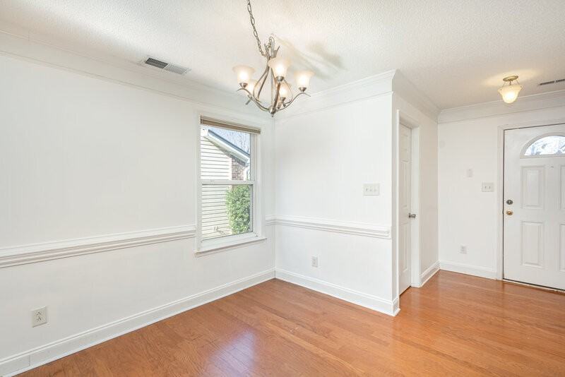 13716 Riding Hill Ave - Photo 4 of 20