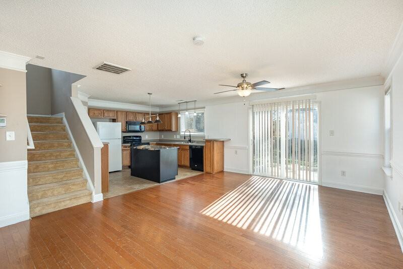 13716 Riding Hill Ave - Photo 6 of 20