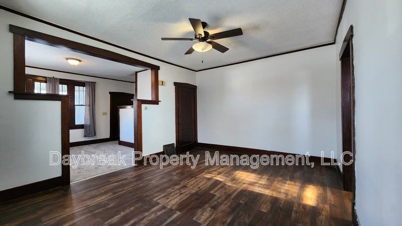 1316 3rd Ave N - Photo 2 of 19