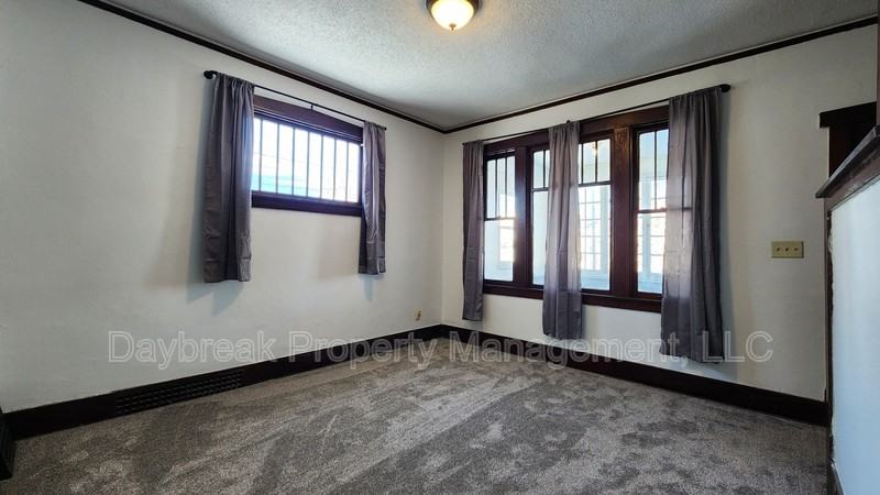 1316 3rd Ave N - Photo 5 of 19