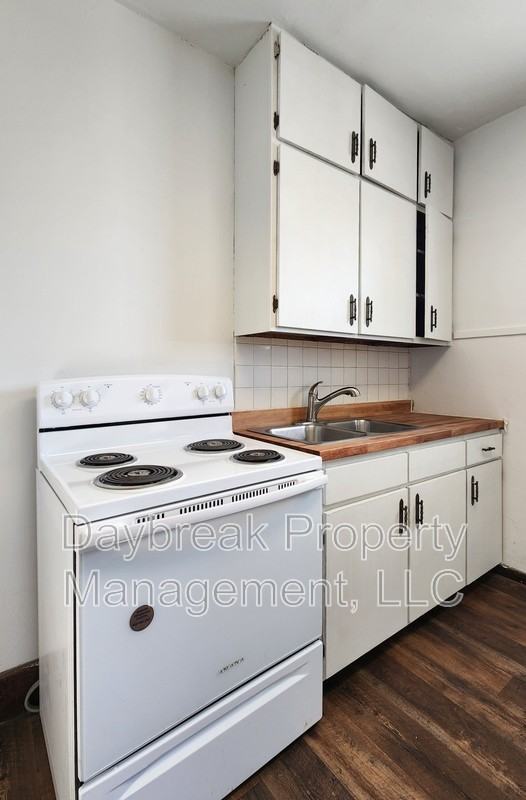 1316 3rd Ave N - Photo 6 of 19