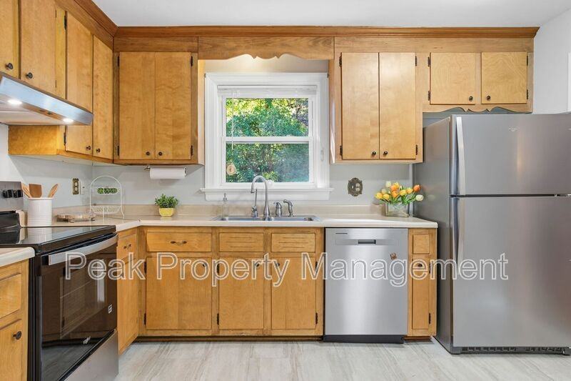 700 Brantley Rd - Photo 4 of 37