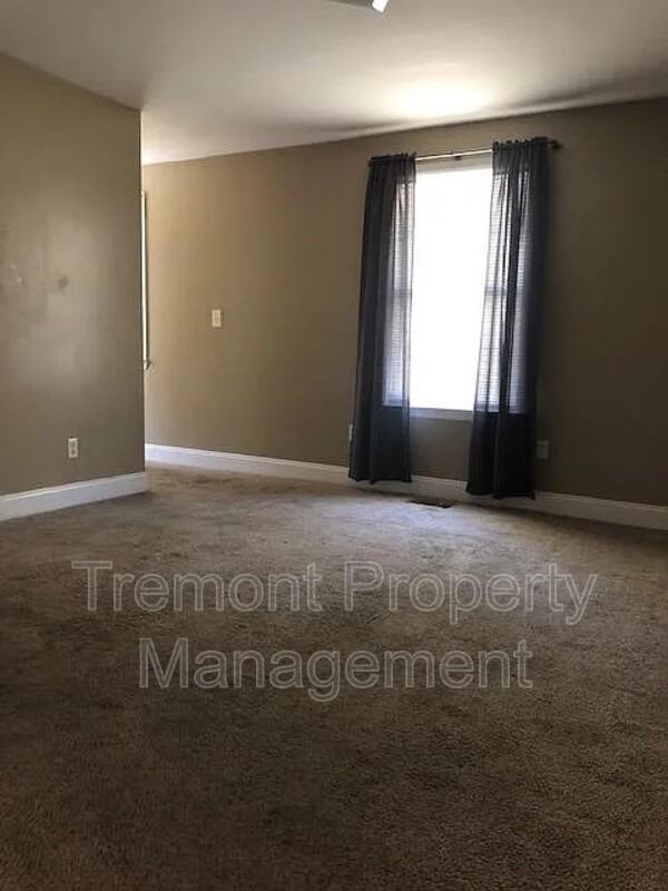 108 Lawn St - Photo 5 of 11