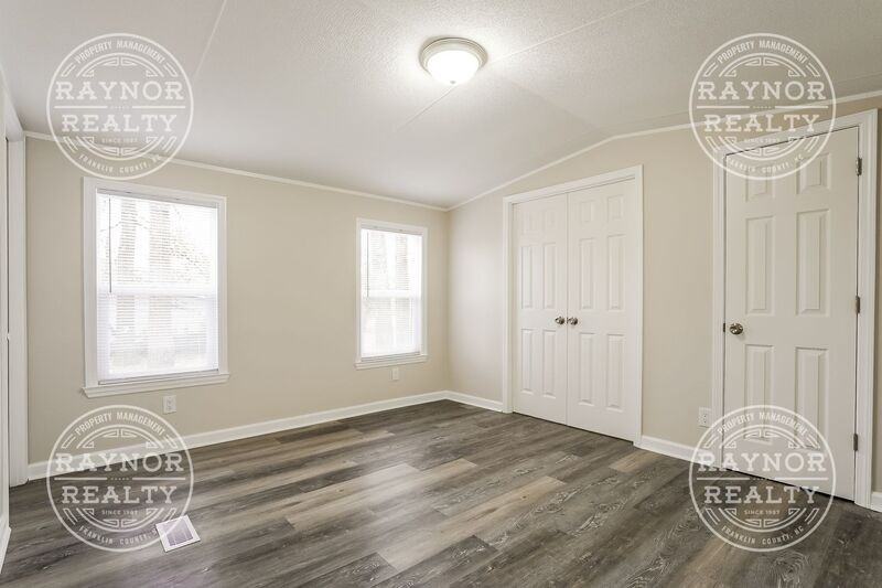 2009 Moorgate Ct - Photo 2 of 16