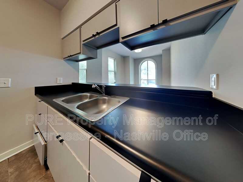 429 Humphreys St #5 - Photo 5 of 29