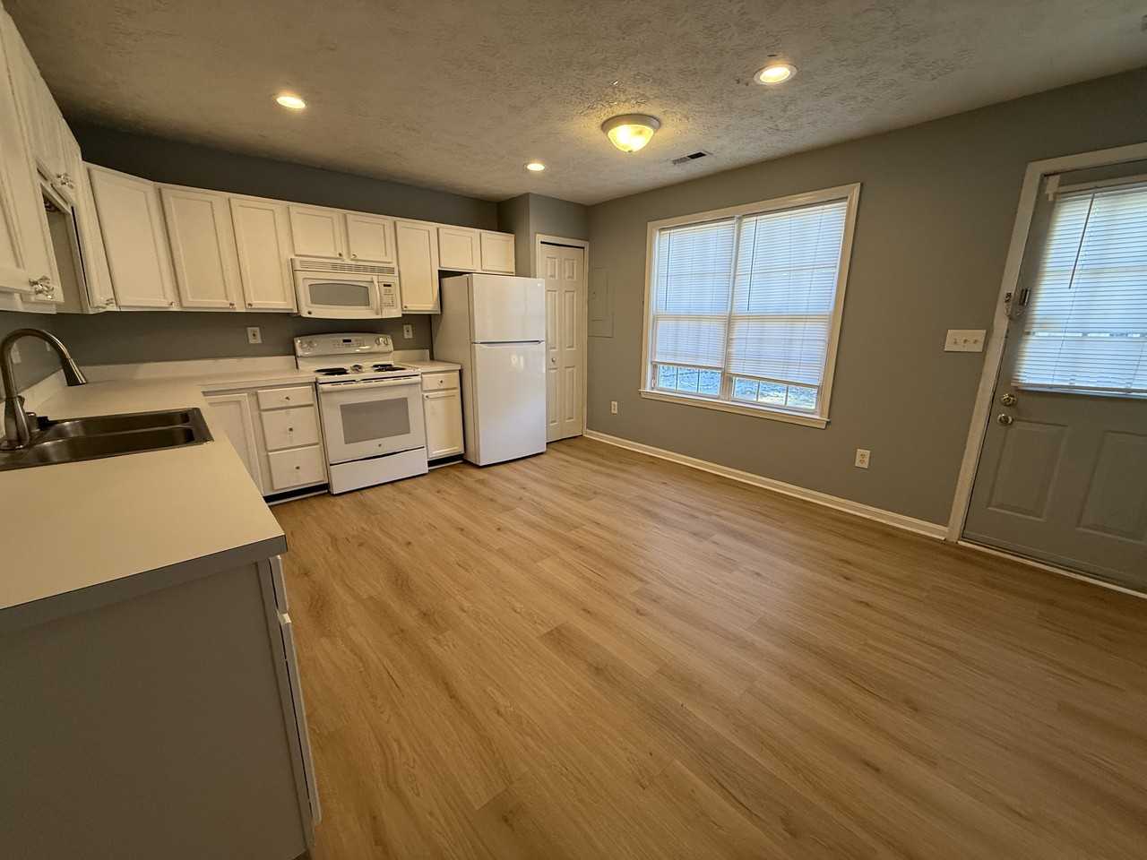 10500 Boxmeer Court - Photo 5 of 26