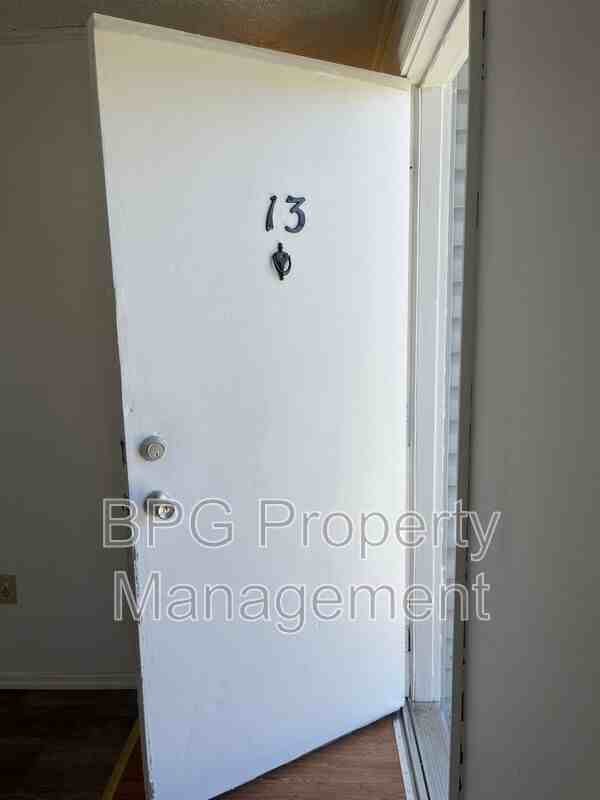 123 Circle Dr #13 - Photo 2 of 10