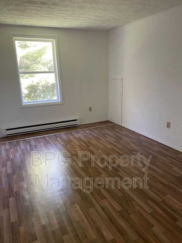 123 Circle Dr #13 - Photo 4 of 10