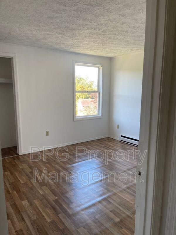 123 Circle Dr #13 - Photo 5 of 10