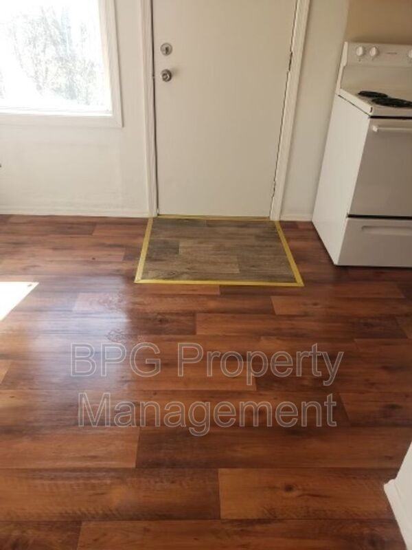 123 Circle Dr #6 - Photo 5 of 7