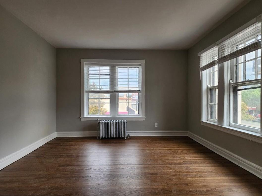 W Thome Ave & N Clark St - Photo 4 of 8