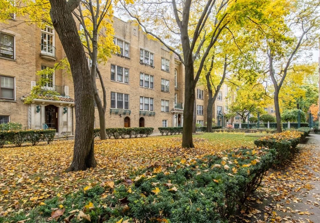 W Thome Ave & N Clark St - Photo 5 of 8