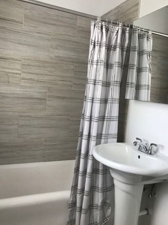 W Thome Ave & N Clark St - Photo 6 of 8