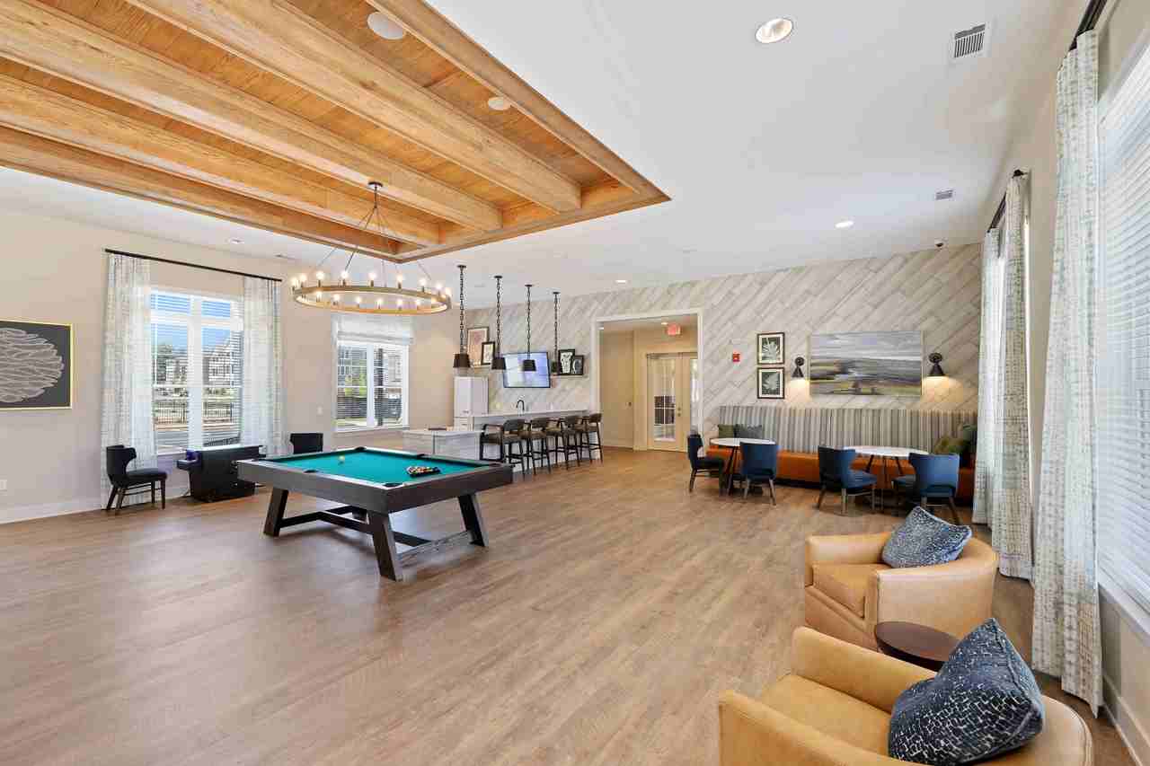 South and Twenty - Photo 5 of 46