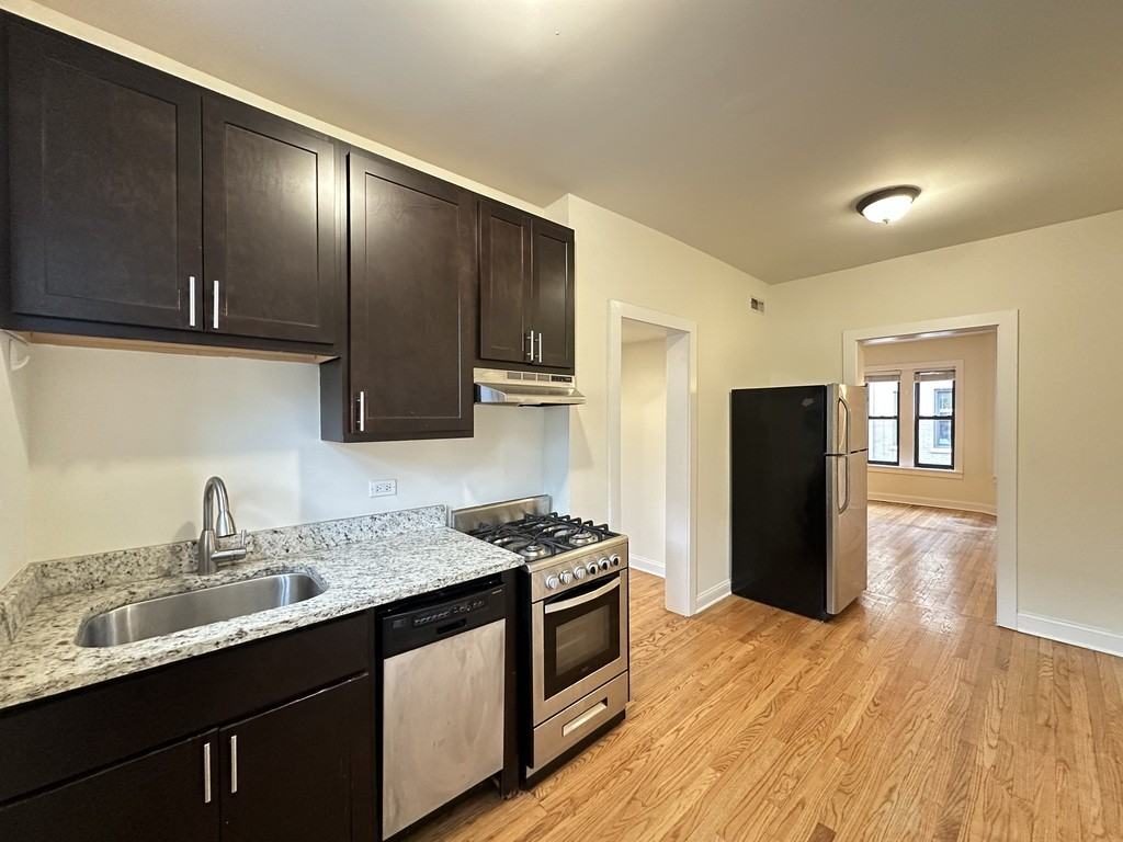 ASHLAND + IRVING #2W - Photo 2 of 21