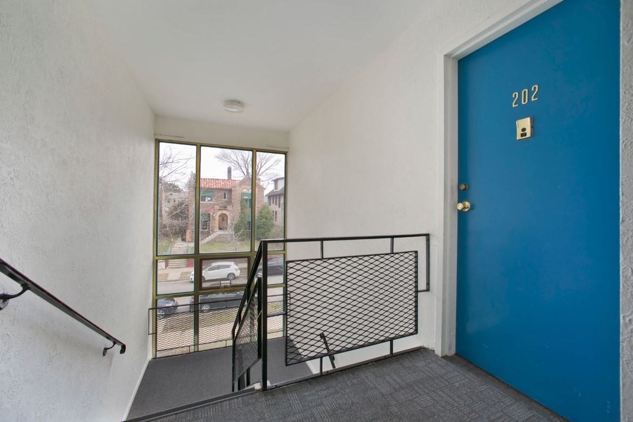 3508 Colfax Ave S - Photo 2 of 21