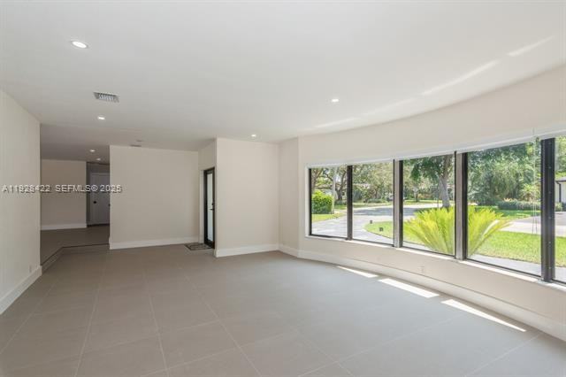 7001 Sw 126th St - Photo 5 of 35