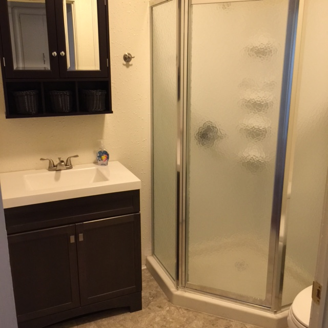 1222 Hobart St - Photo 5 of 24