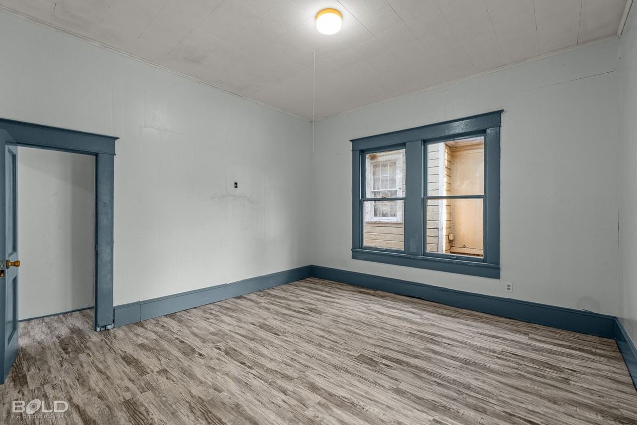 409 Merrick St - Photo 5 of 31