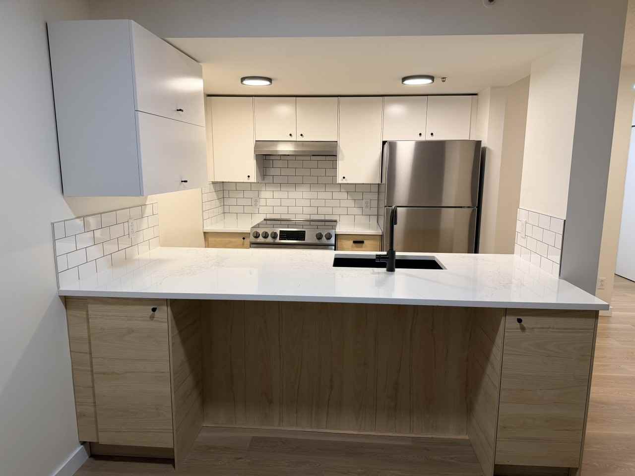 1060 Alberni St #503 - Photo 3 of 10