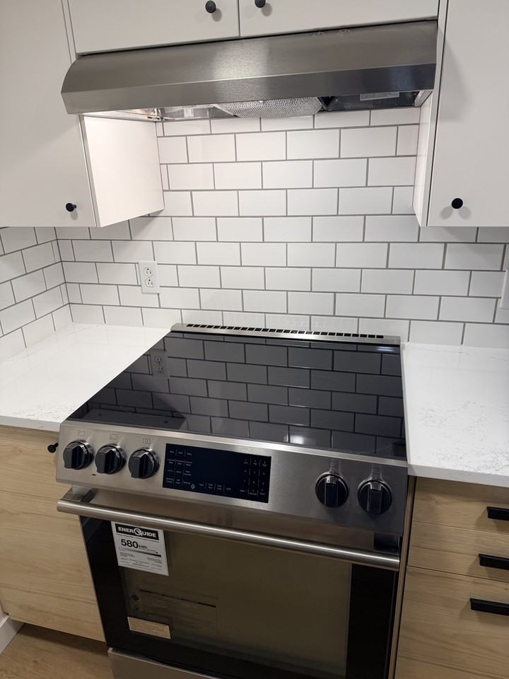 1060 Alberni St #503 - Photo 7 of 10