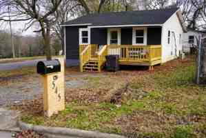 featured image of 545 S Green St