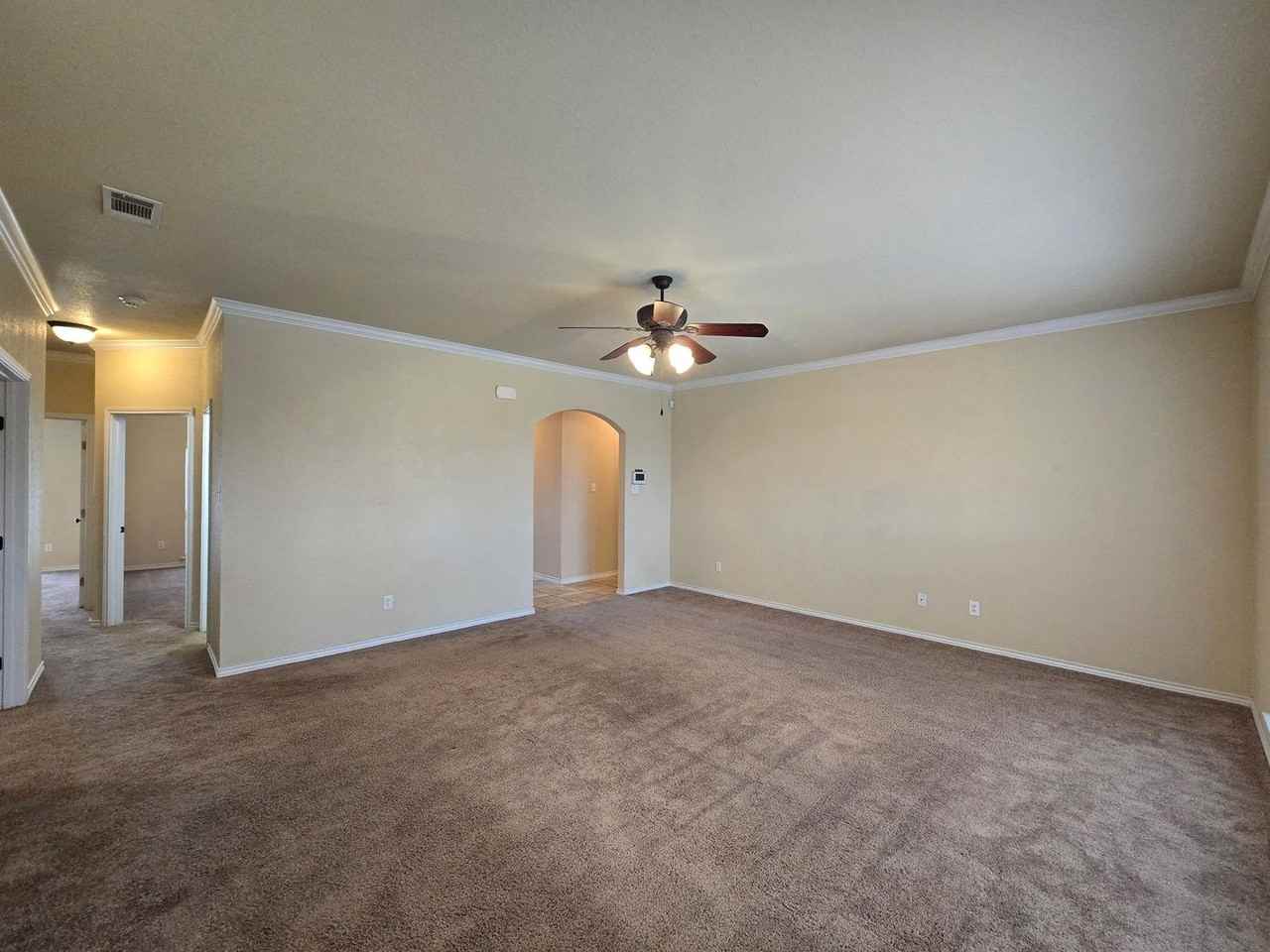 701 Atlas Ave - Photo 3 of 29