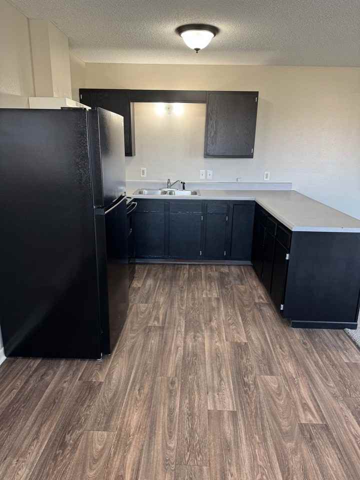 1001 W Wayne St - Photo 4 of 11