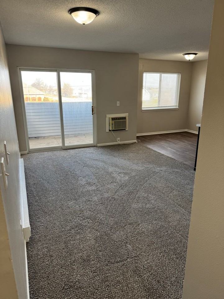 1001 W Wayne St - Photo 6 of 11